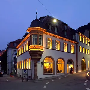 Arthotel מלון